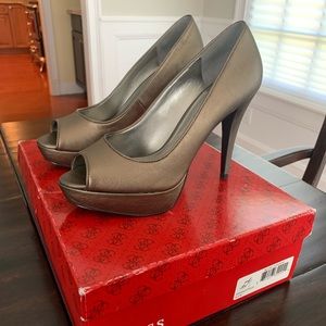GUESS Peep Toe Pumps